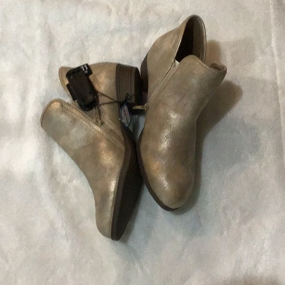 Time And Tru Women Ankle Boots - Picture 4 of 8